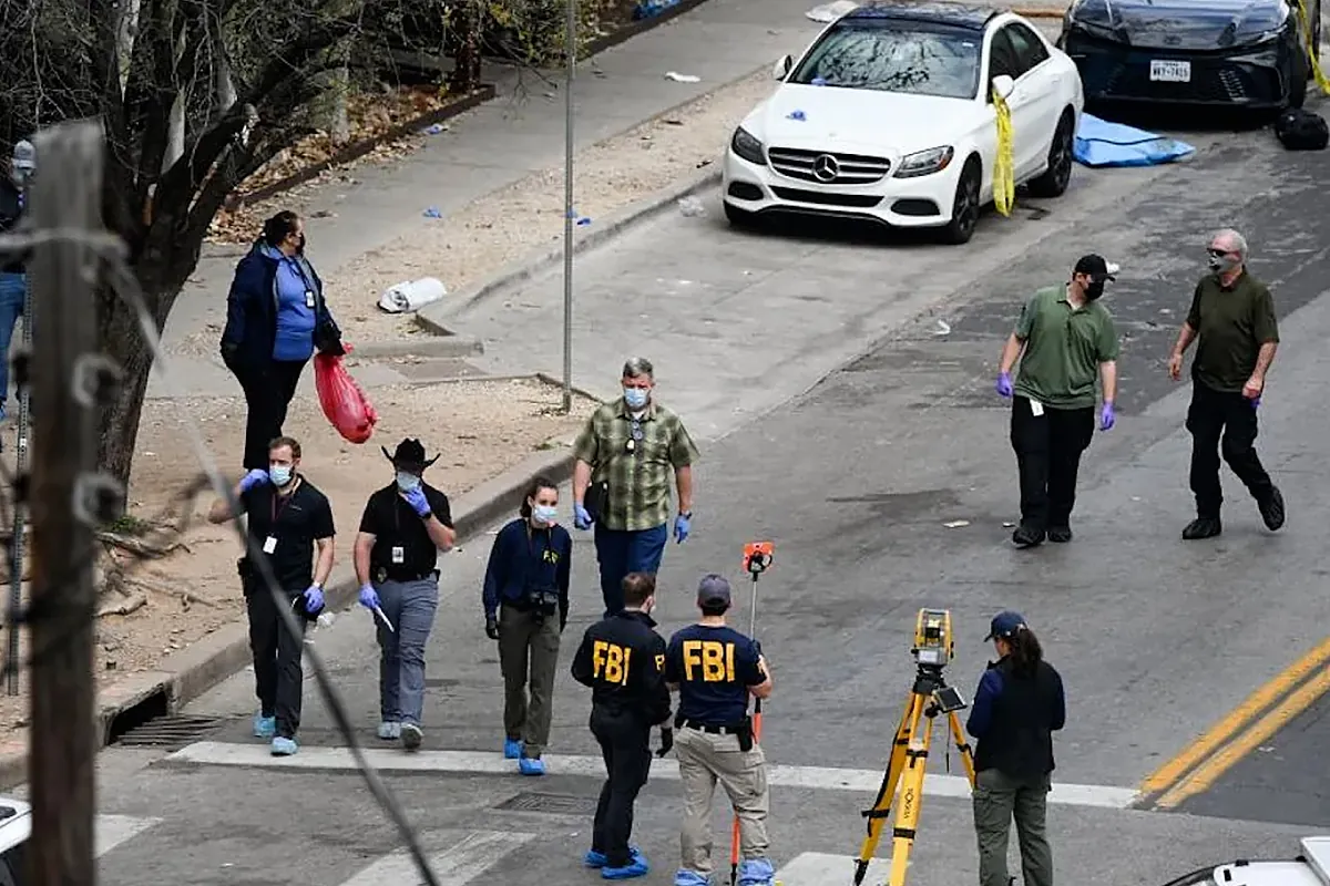 Abatido el tirador de Austin que mató a dos personas y llevaba una camiseta ponía "propiedad de Alá"