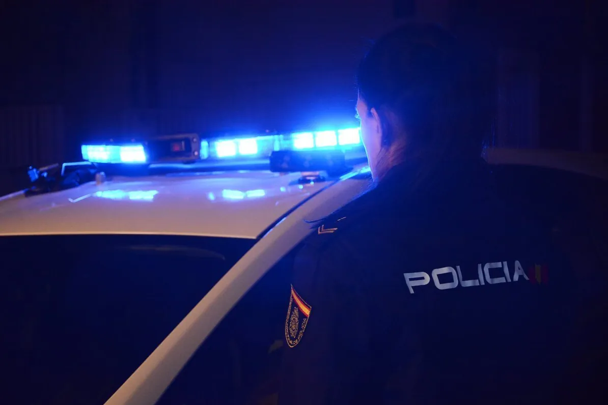 Detenidos dos hermanos cuando violaban a una mujer en el interior de un coche en Valencia