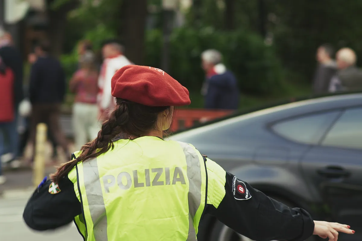 Detenida una mujer de 45 años en Bilbao tras incendiar una lonja con su pareja dentro