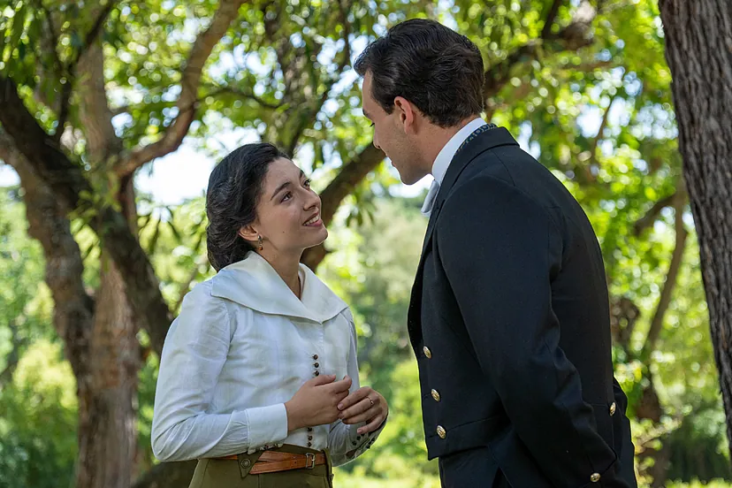 Avance semanal de 'La Promesa' del 18 al 22 de agosto: Ángela y Curro vuelven a soñar con un futuro juntos tras celebrar el éxito de su plan | Series