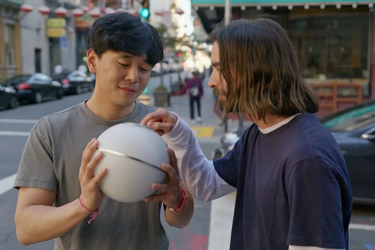 World, el proyecto de identificación de Sam Altman, ahora te permitirá saber si tu cita de Tinder es con un humano