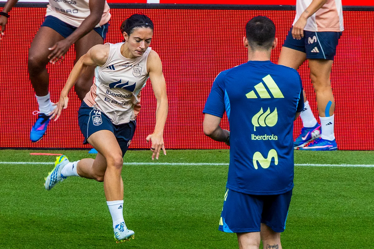 A qué hora juega España vs Inglaterra: horario y dónde ver hoy por TV la clasificación para el Mundial femenino