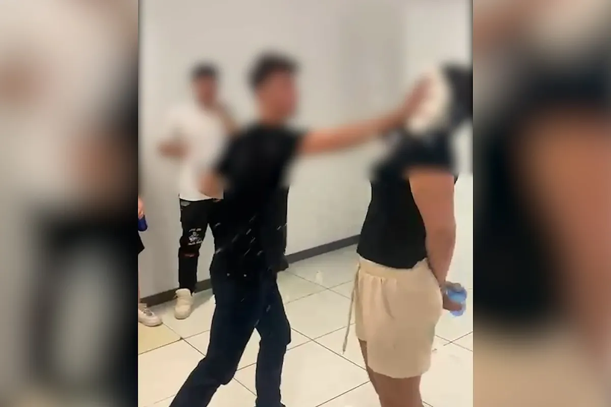 Así tiraban tartazos a trabajadores extranjeros humillándolos en 'call centers': hay 7 detenidos