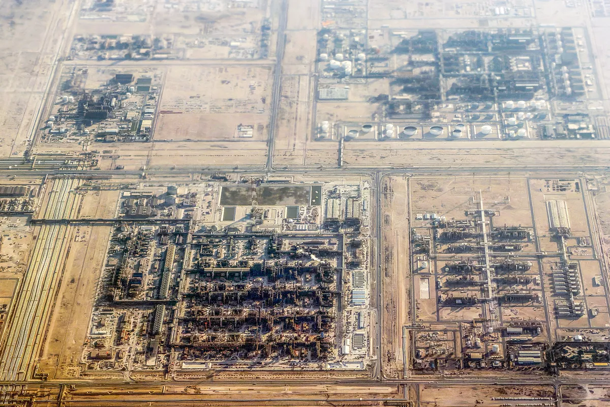 Al menos 54 heridos y 18 desaparecidos en un incendio en una fábrica de gas natural de QatarEnergy