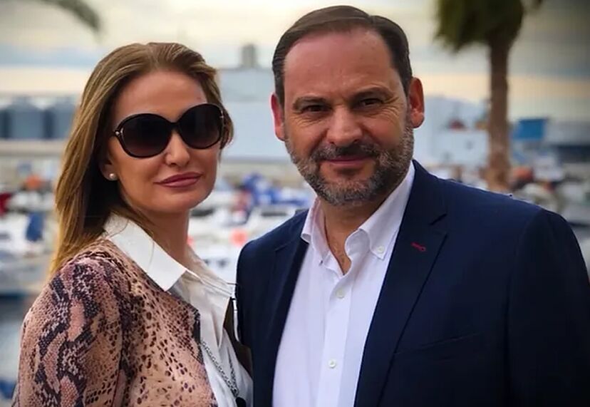 Así es Carolina Perles, la mujer policía de Ábalos que tiró de la manta |  LOC