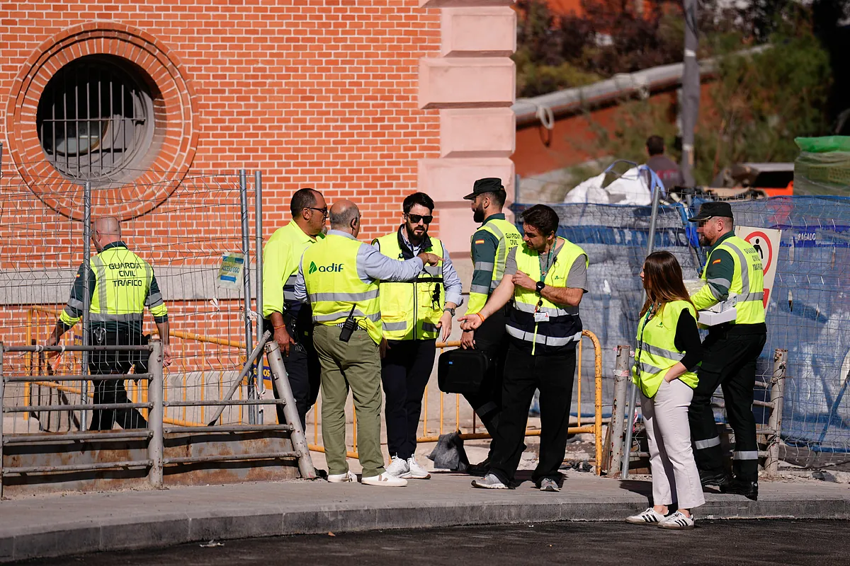 De trenes incomunicados a ordenadores que se «cuelgan» en plena crisis: los técnicos de Adif denuncian «chapuzas» diarias en la infraestructura ferroviaria