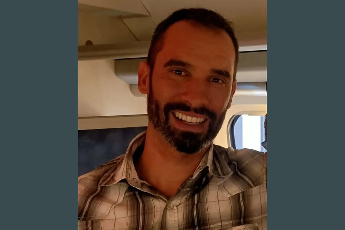 Confirman la muerte en el Alvia del camarero que se salvó de Angrois por un cambio de turno: "Ya avisó del mal estado de la vía"