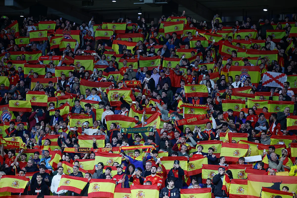 Los Mossos investigan los cánticos islamófobos y xenófobos en el partido España-Egipto