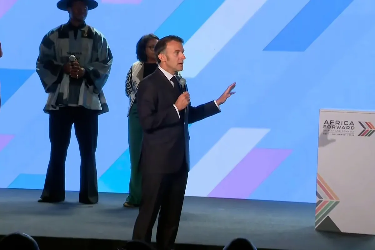 Macron echa la bronca a un ruidoso público en una cumbre: "Es una falta de respeto"