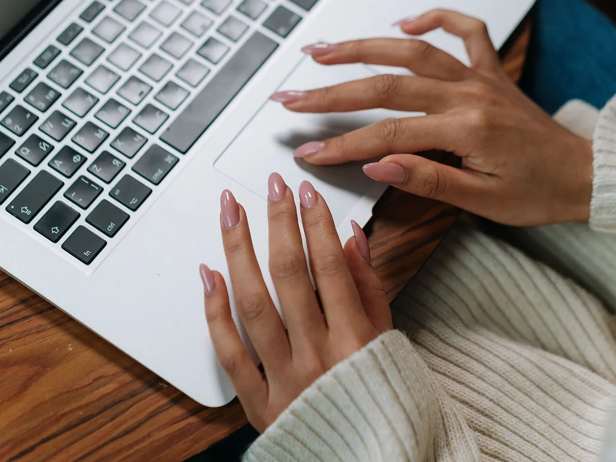 Uñas para septiembre 2026: 10 diseños originales para darle la bienvenida al nuevo curso