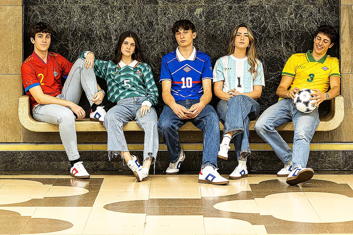 Metro lanza una colección de camisetas retro de fútbol inspirada en cinco selecciones campeonas del mundo