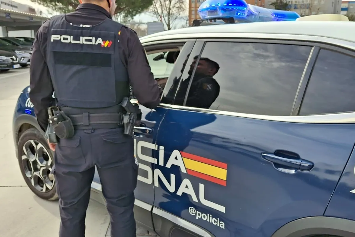 La Policía Nacional detiene a un empresario gaditano que explotaba laboralmente, en establecimientos de comida rápida, a ciudadanos extranjeros