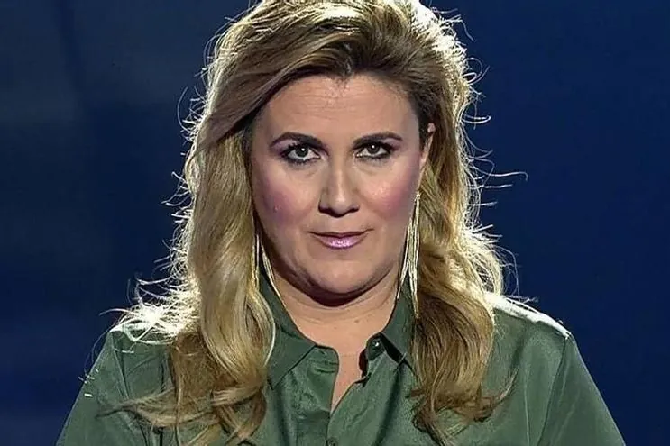 Una oferta jugosa con una cláusula innegociable": el extraño parecido entre el dilema ficticio de Carlota Corredera y su trayectoria en Telecinco | Televisión