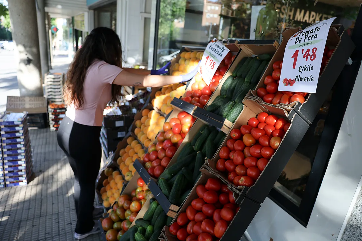 Los precios suben ya más que los sueldos para siete de cada diez trabajadores con convenio