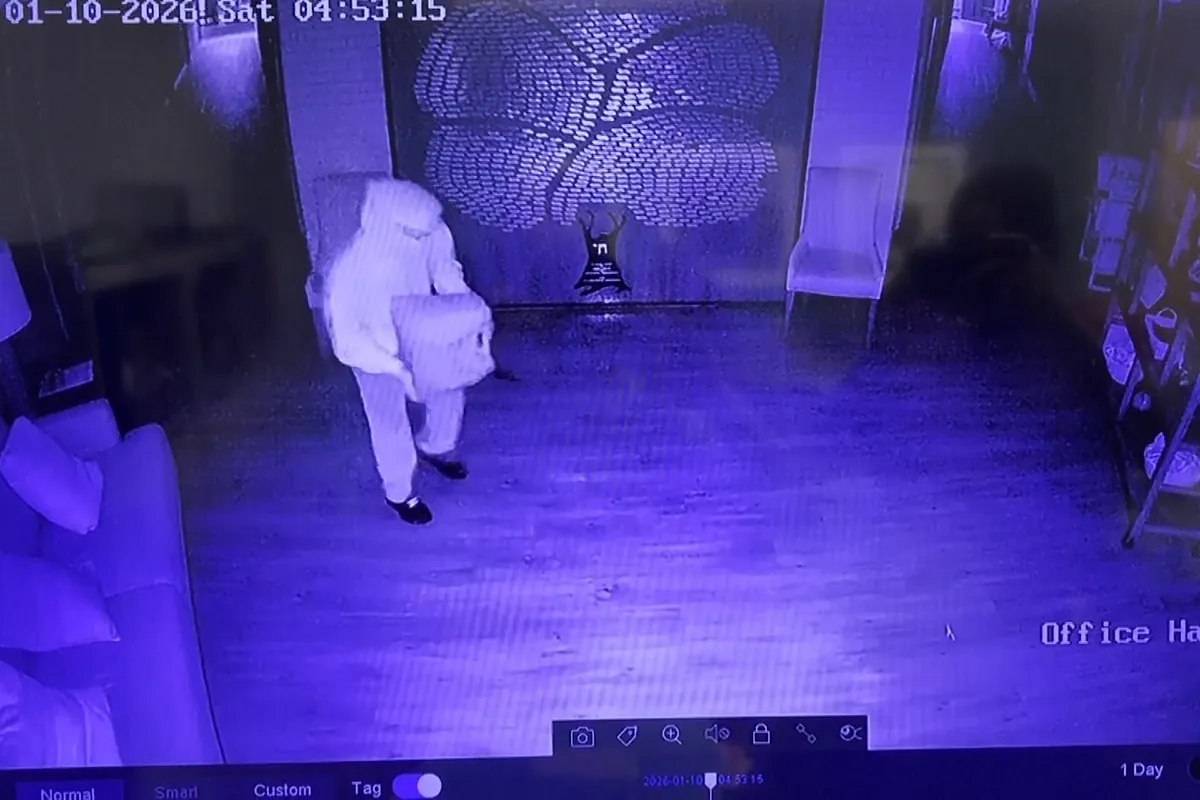 Un joven de 19 años quema una sinagoga por ser es un lugar de culto judío