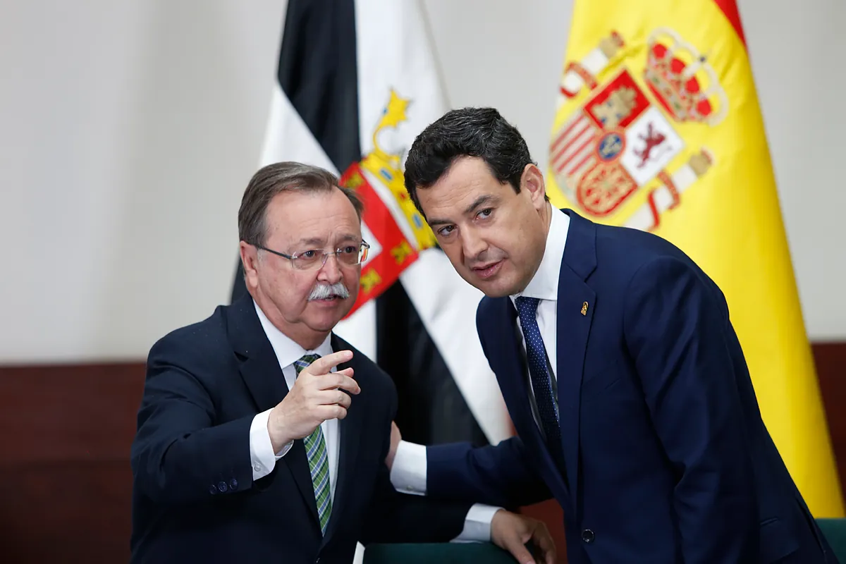 Juanma Moreno, el primer presidente autonómico que visita Ceuta en plena crisis migratoria:  Somos tierras hermanas. Nos apreciamos y nos apoyamos 