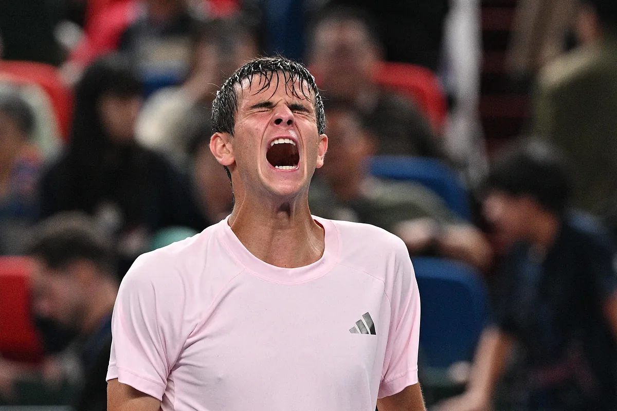Rafa Jódar Stuns Medvedev to Reach Shanghai Final and Set Up Historic All-Spanish Clash with Davidovich
