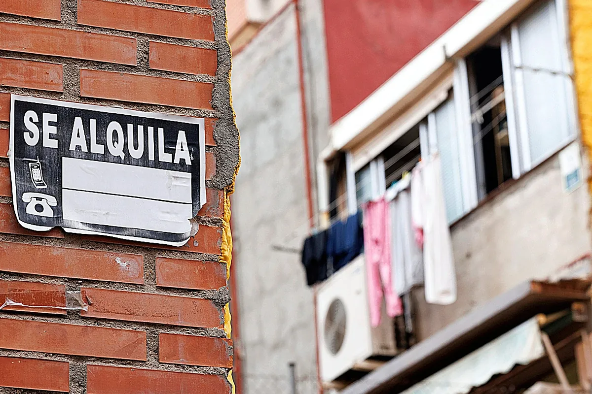 Consumo abre expediente a una "gran inmobiliaria" que alquila "miles" de pisos en España por cláusulas abusivas en los contratos