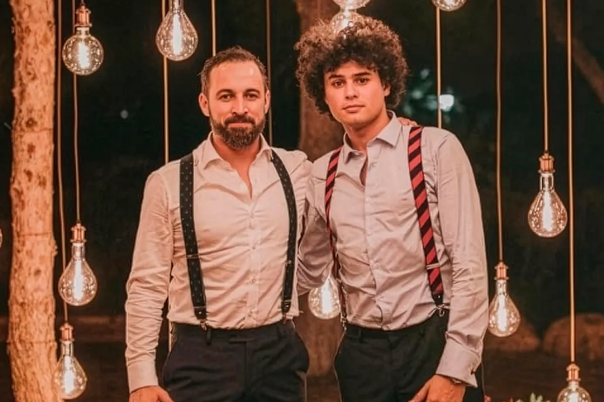 Vox contra Revuelta: bodas, líos y luchas de clanes en los satélites de Abascal