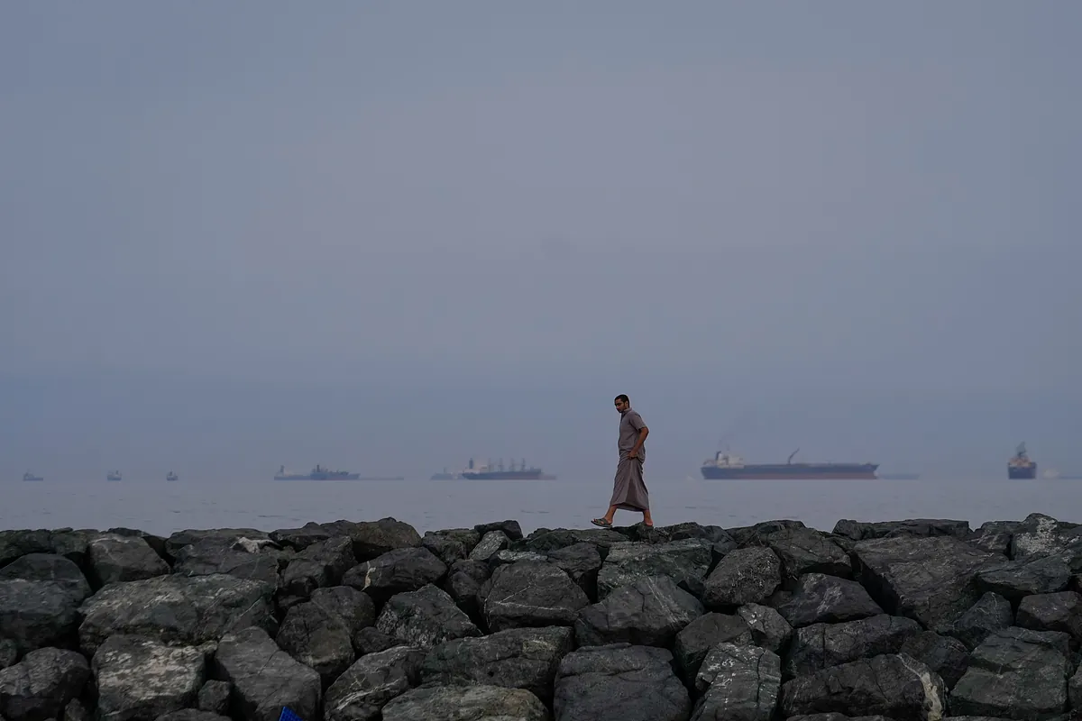 El petróleo no da tregua y sube otro 3%: el mercado no ve visos de apertura del estrecho de Ormuz