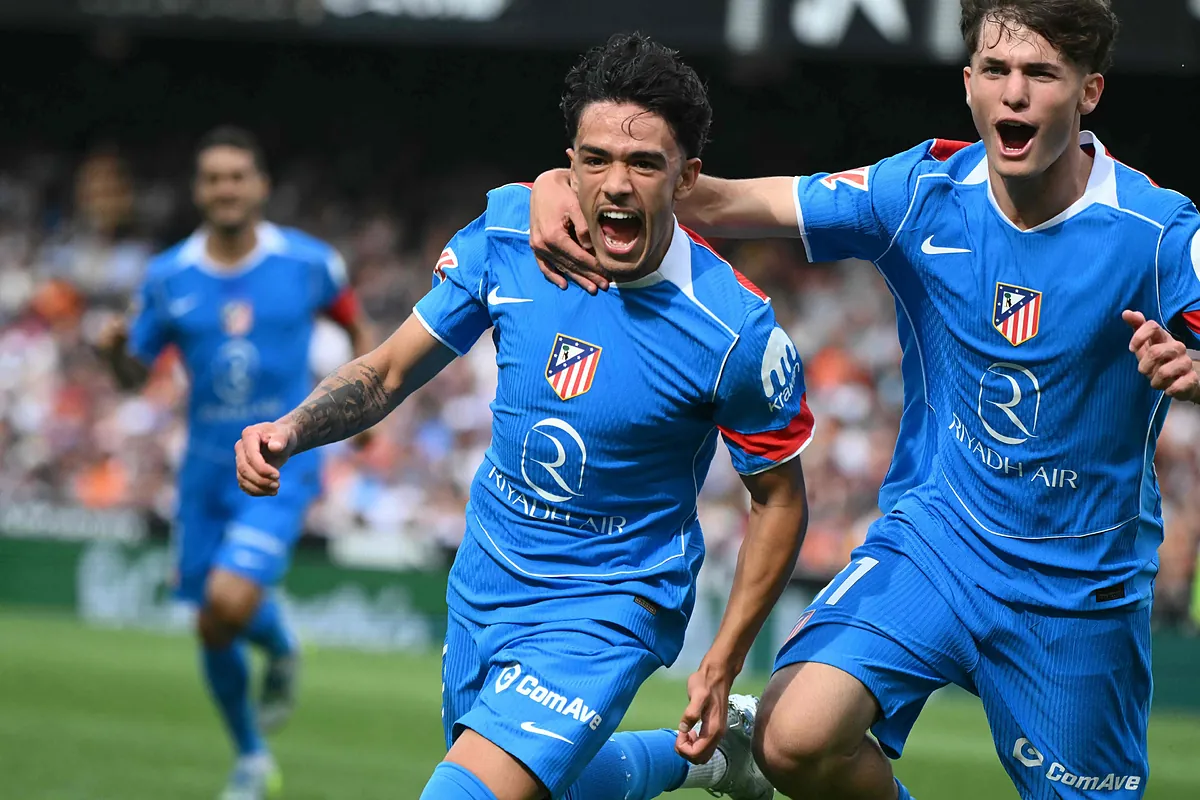 Los chavales del Atlético desvencijan al Valencia para desesperación de Mestalla