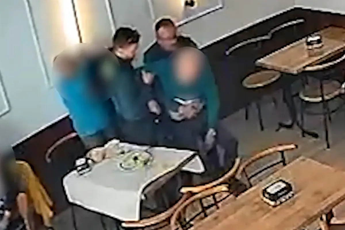 Salvan la vida a un hombre que se ahogaba gracias a la maniobra de Heimlich en Cullera (Valencia)