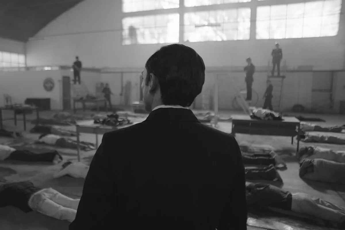 Hangar rojo: Retrato en negro del terrorismo de Estado (****)