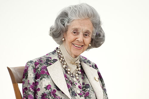 La primera cita de Fabiola de Mora y Arag�n en el santuario de Lourdes, donde le jur� amor eterno al ultracat�lico Balduino