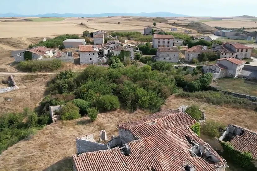 El pueblo abandonado de Burgos que ha sido escenario de La Bola Negra: