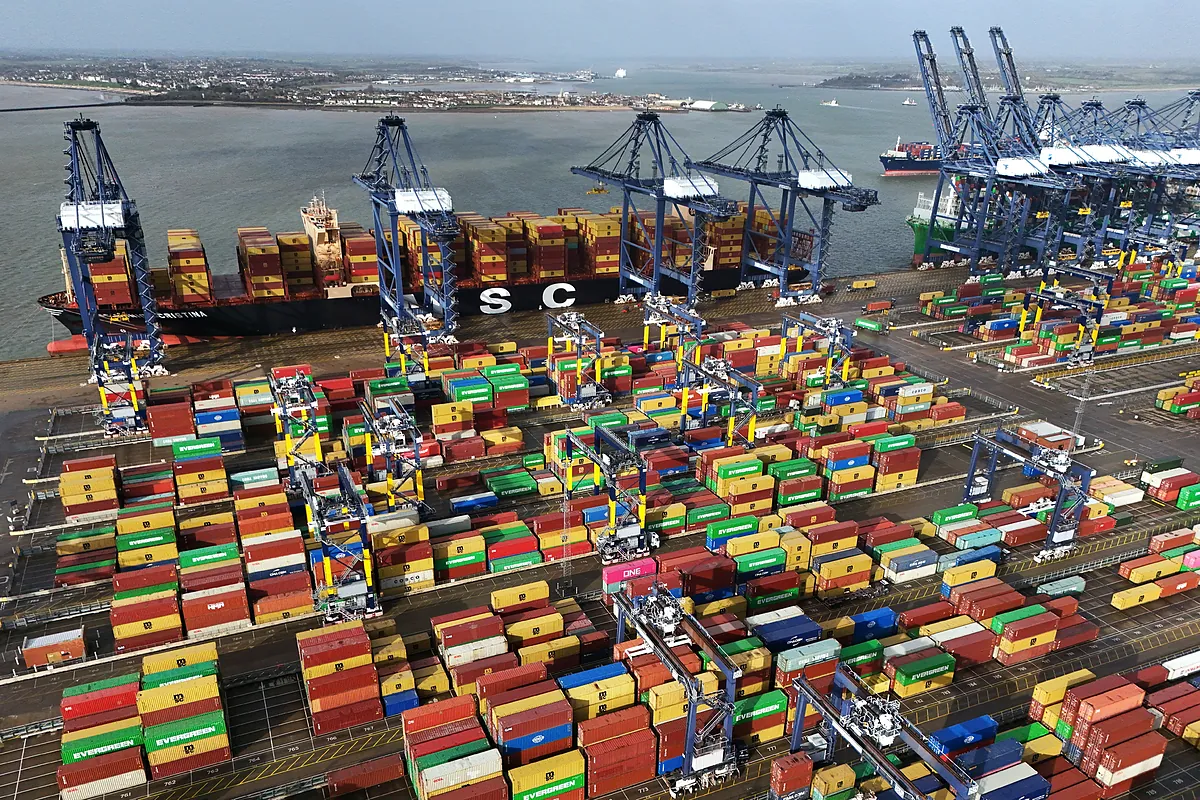 Los riesgos de la cadena de suministros farmacéuticos: "La logística ya está tensionada y el coste del transporte aéreo ha aumentado entre 30% y 100%"