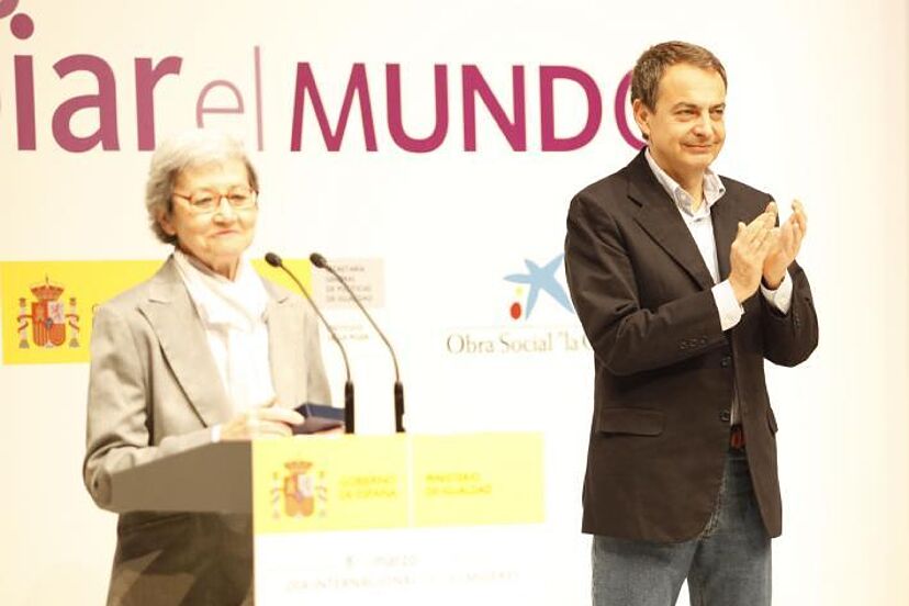 Muere Carlota Bustelo, diputada del PSOE en la primera legislatura de la  democracia e impulsora del Instituto de la Mujer | España