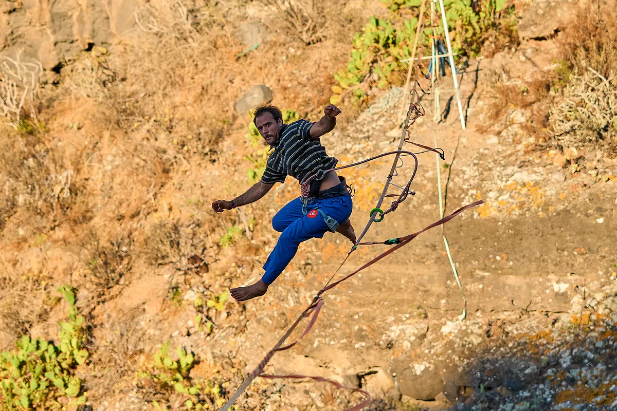 David Palomo, campeón del mundo de highline: "La cinta es un deporte, pero también una terapia frente a los miedos"