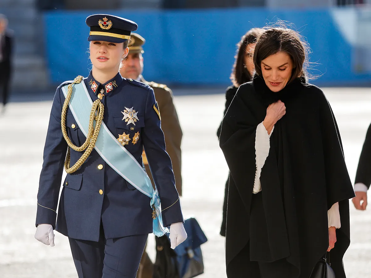 La Reina Letizia en la Pascua Militar, entre la repetición y la novedad (spoiler: todas querremos esa blusa)