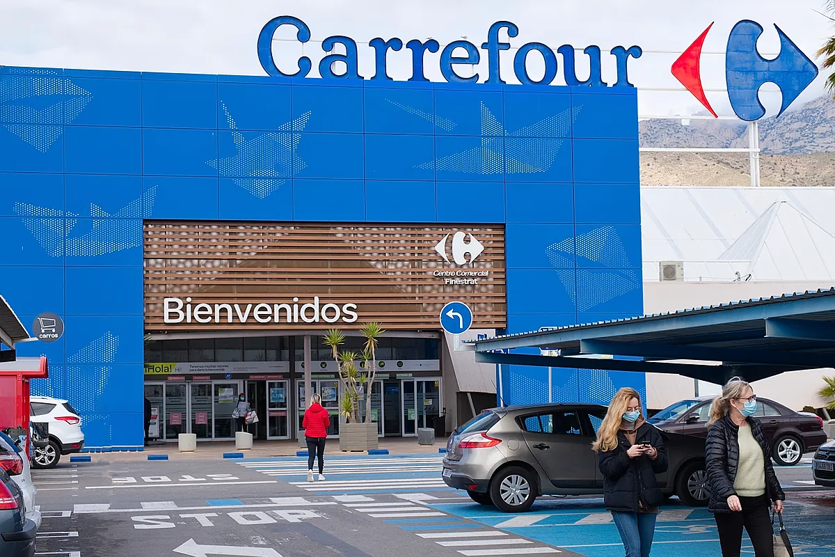 ¿Tiene una tarjeta 'Carrefour Pass'? El Supremo da la razón a los clientes en la primera demanda colectiva contra las 'revolving'
