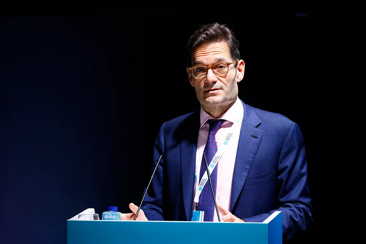 El fondo del dueño de Prisa vende un 2% de Indra en plena disputa por la compra de Escribano