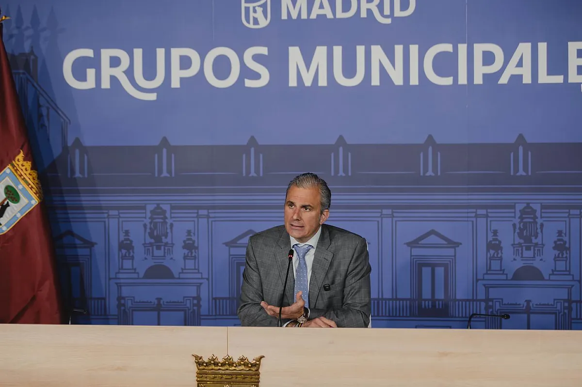 Ortega Smith, tras los mensajes de whatsapp desvelados por EL MUNDO: "Demuestra que cuatro parten el bacalao y el resto sólo dicen amén; y si no, te expulsan"