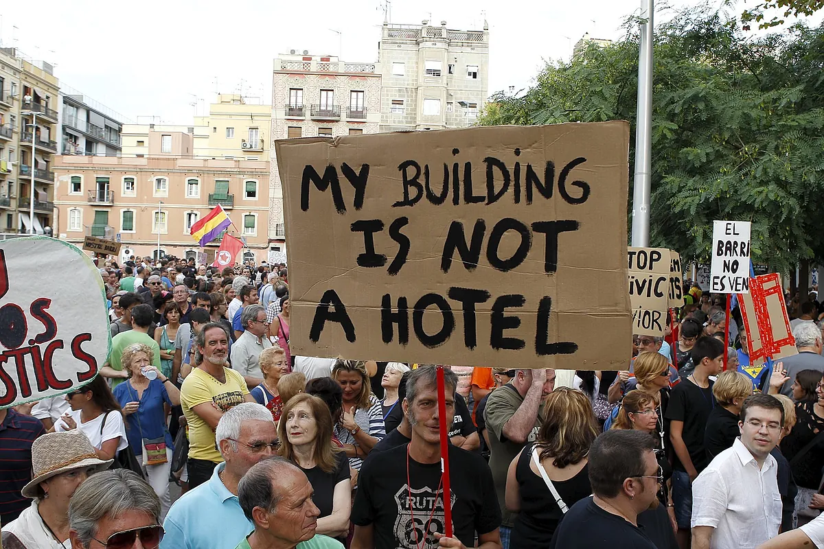 El Constitucional avala la ley catalana que restringe los pisos ...