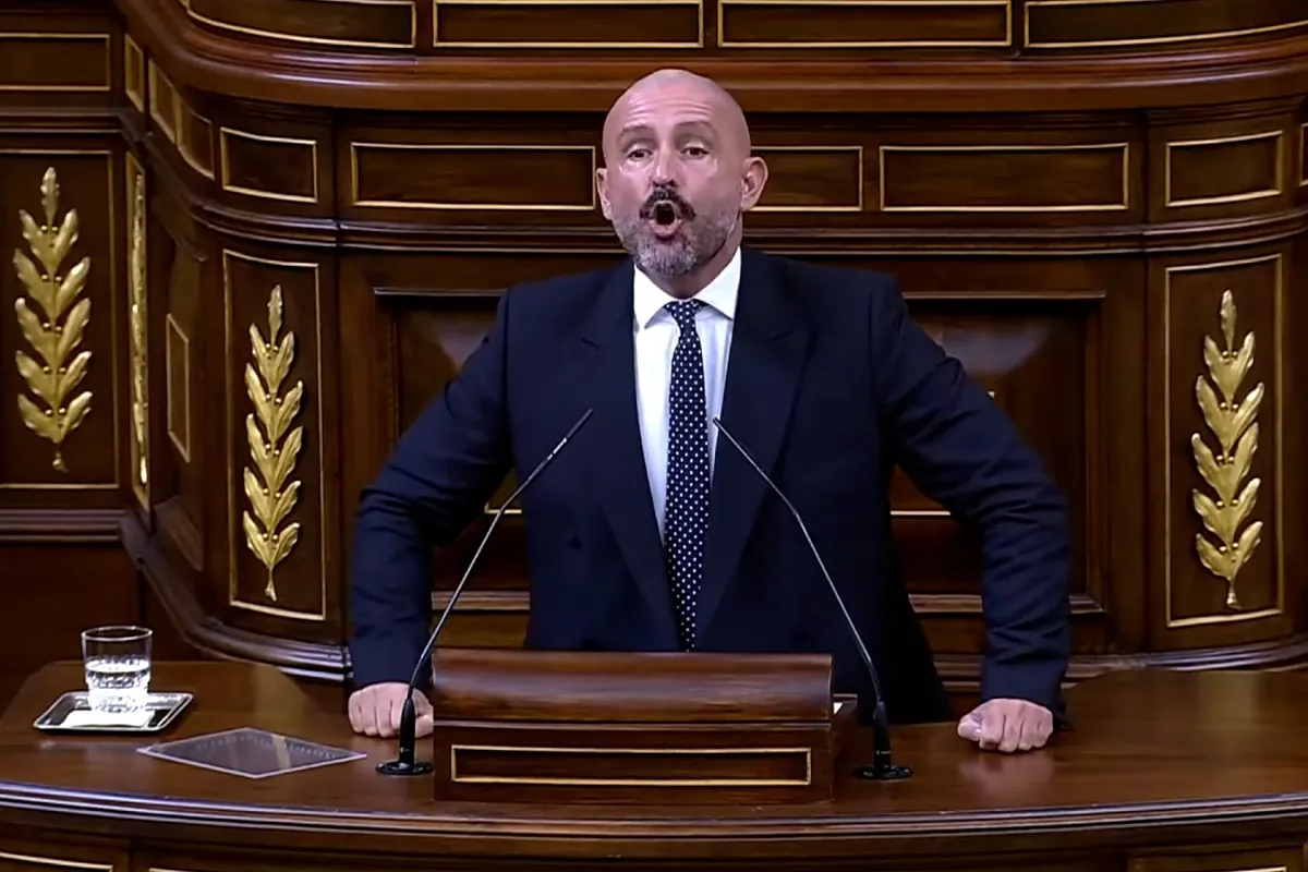 "¡Sí, soy del PP y soy maricón!": Jaime de los Santos señala la "homofobia" del PSOE