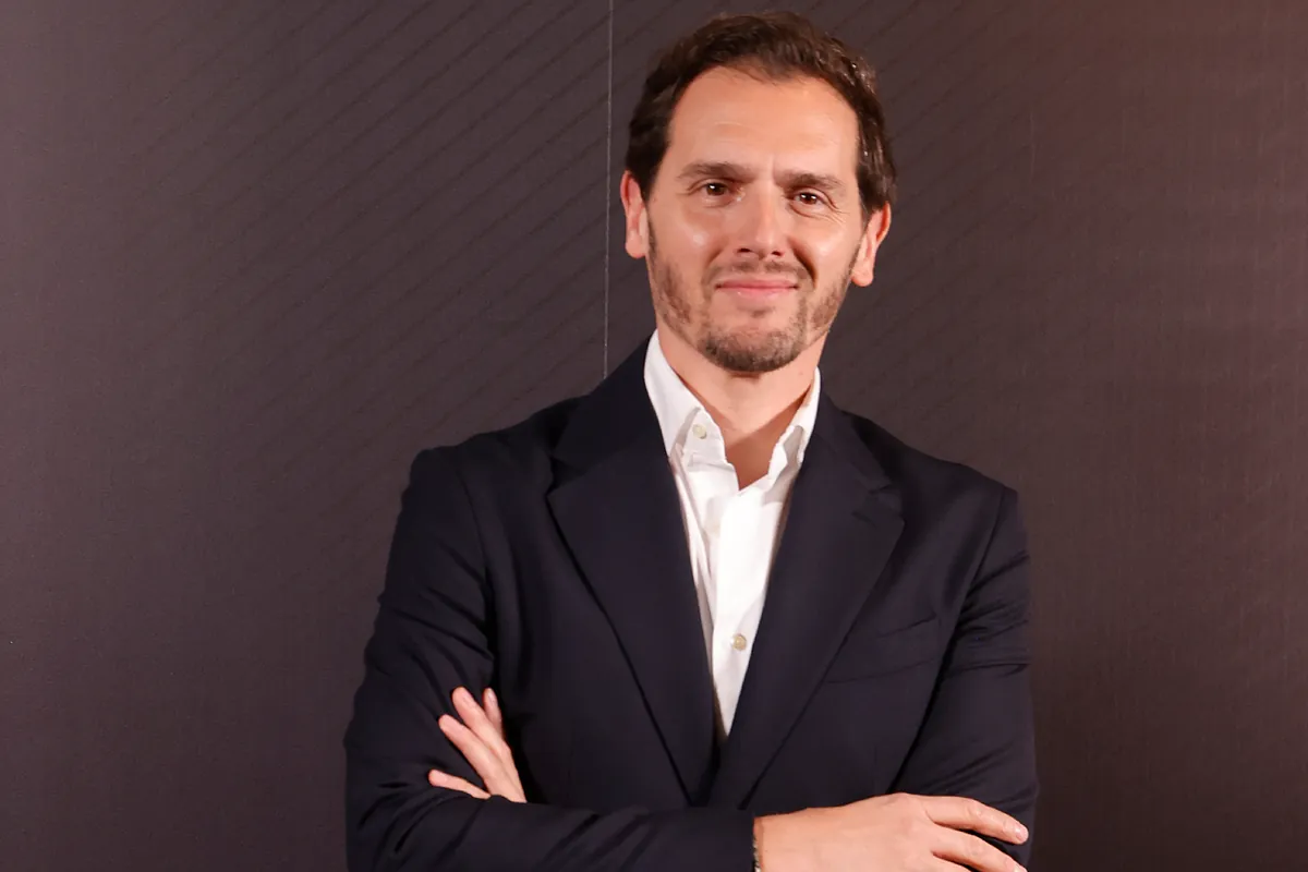 La figura (en la repisa) de Albert Rivera
