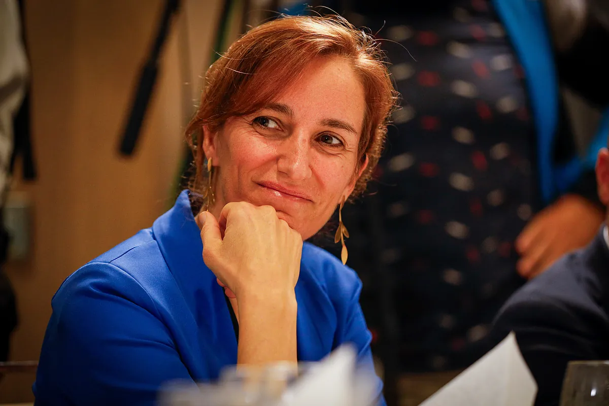 Y Kirk viajaba en el tiempo, como Mónica García