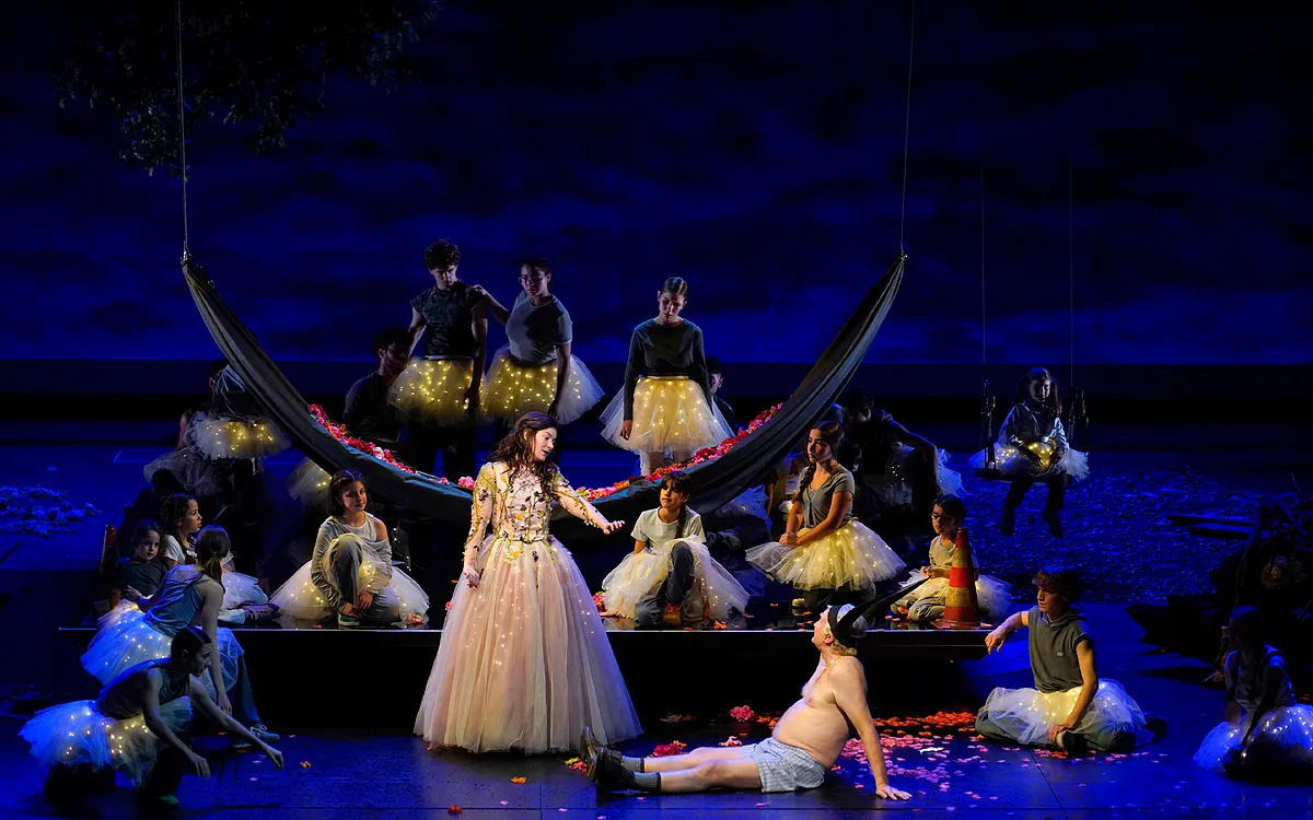 Teatro Real'de Bir Yaz Gecesi Rüyası: Shakespeare fantezisindeki periler ve rüyalar
