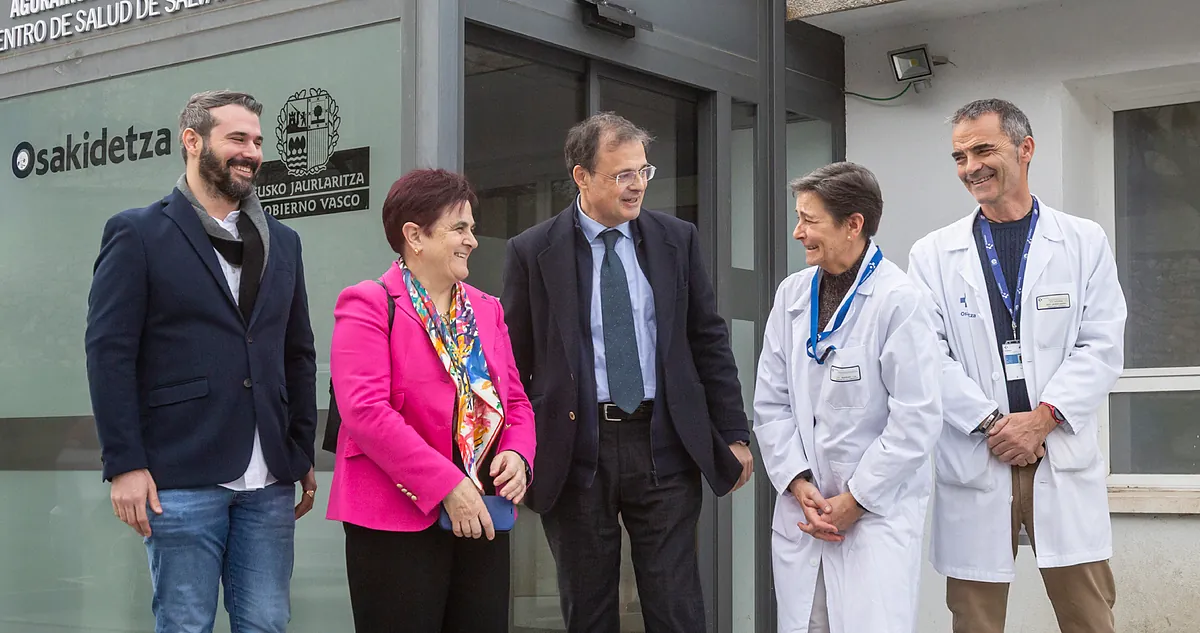 El director de Salud vasco recibió "reproches" del equipo del consejero Martínez por acelerar la revacunación de cientos de bebés