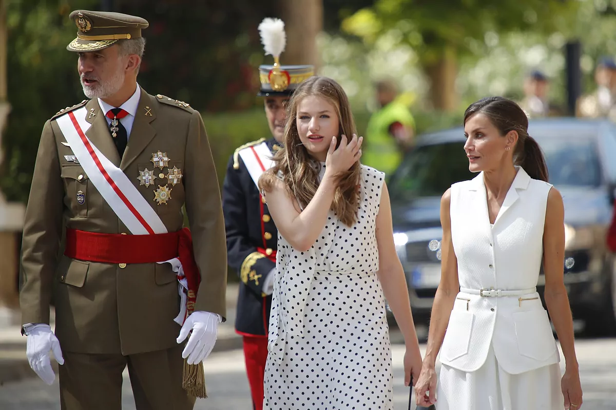 La Princesa Leonor participará por primera vez en la recepción del 12 de  octubre en el Palacio Real | España