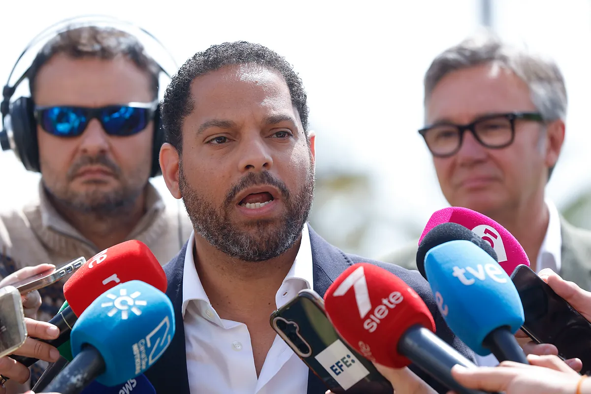 "Los españoles primero": Vox versiona el eslogan de Trump 'America First' en el inicio de la precampaña electoral en Andalucía