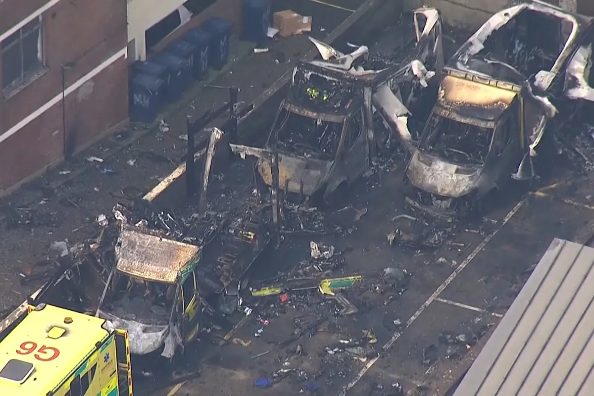 Queman intencionadamente cuatro ambulancias judías en Londres