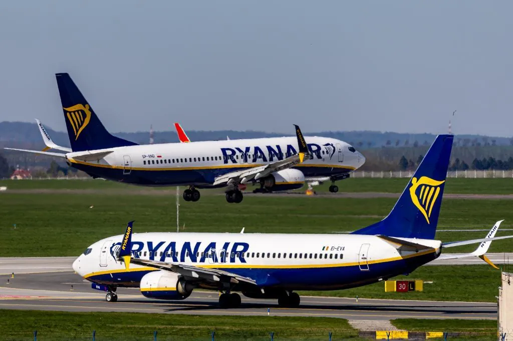 Ryanair descarta cancelaciones de vuelos para el verano pero advierte de que estudia una reducción de tráfico en los aeropuertos regionales