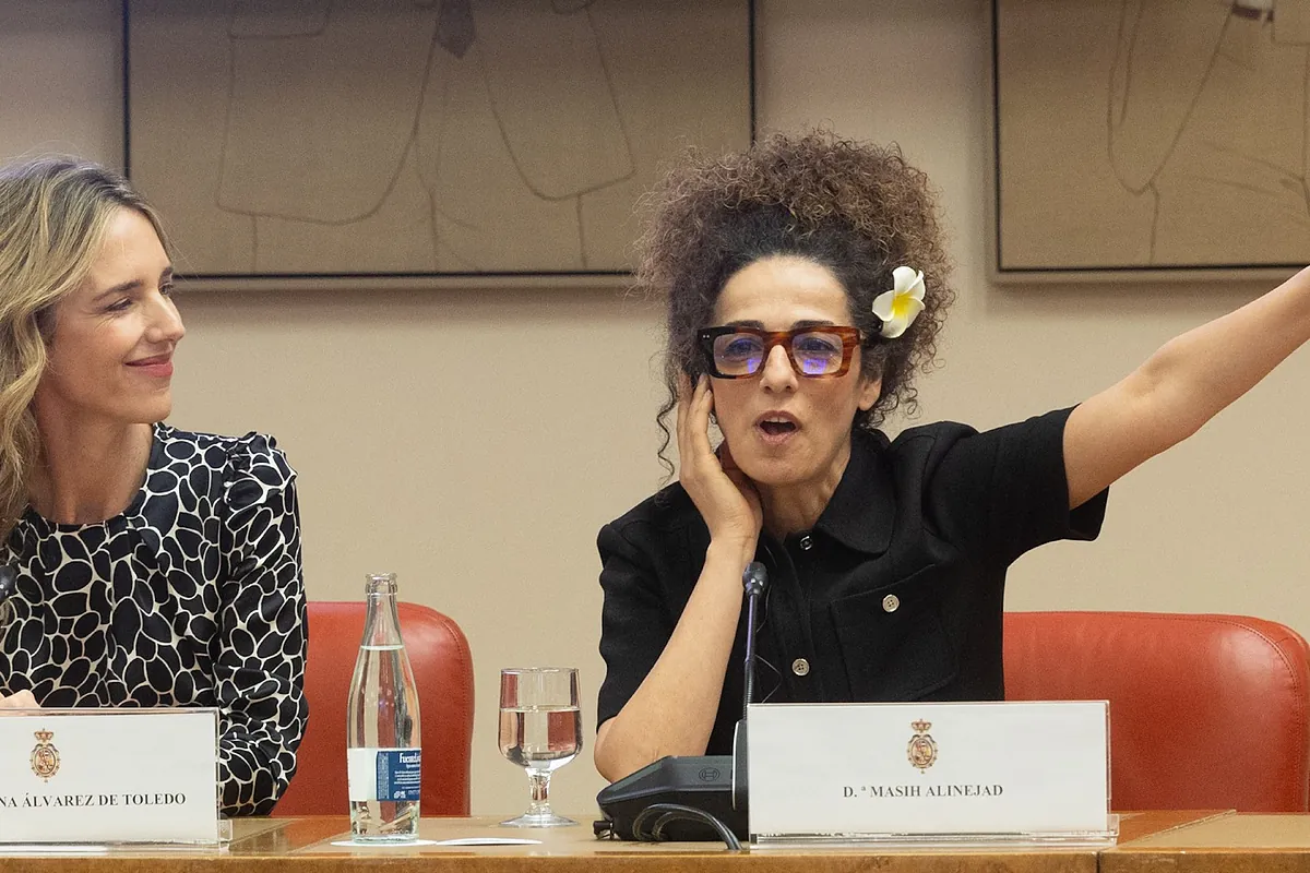 Una activista iraní da un repaso a Sánchez por "usar los muertos para hacer política": "¿Cómo te atreves?"