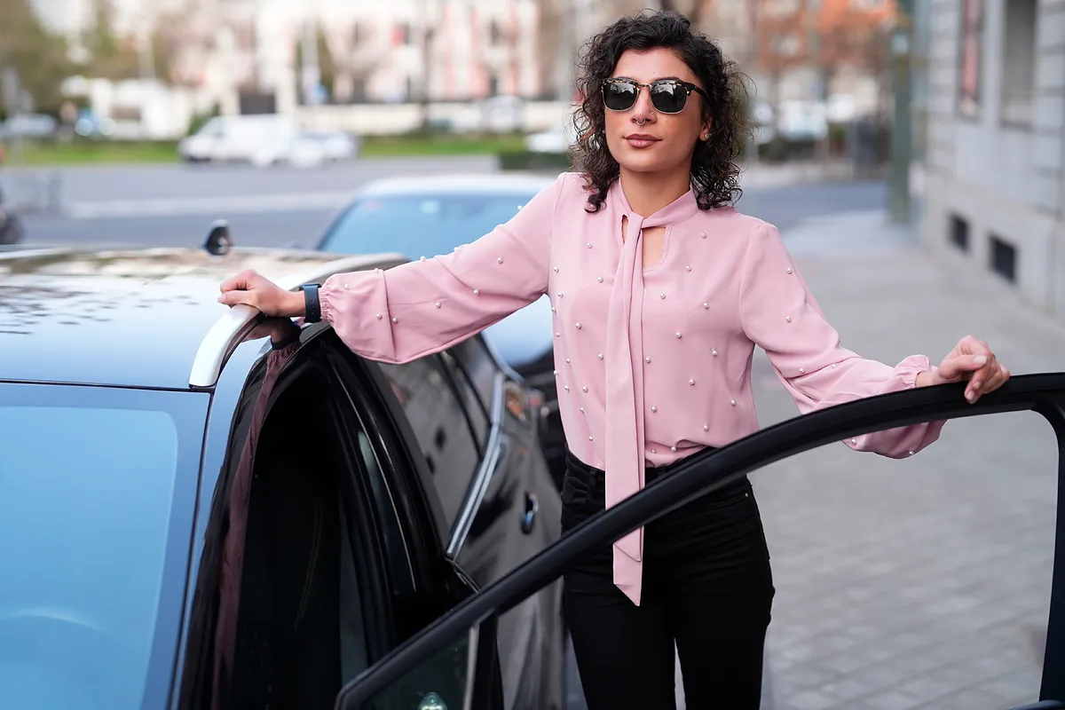 Uber lanza un servicio que permite a las conductoras llevar sólo a pasajeras: "Me cansé de llevar borrachos y de soportar tocamientos. Ahora sólo cojo a mujeres"