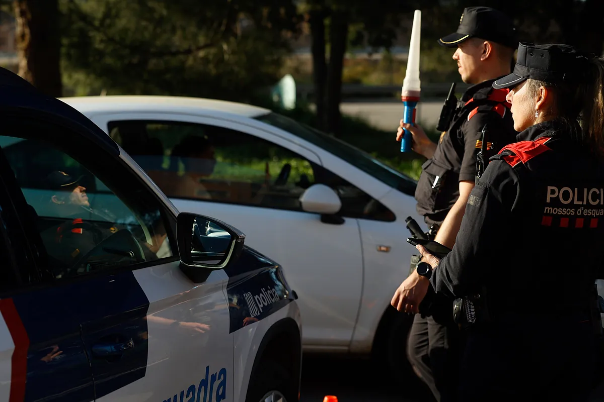 Detenido el conductor de un autocar que circulaba ebrio, sin cinturón y con pasaje a bordo