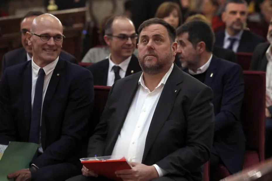 Photo: El Mundo ERC adds Junqueras and Romeva to election lists after Amnesty ruling